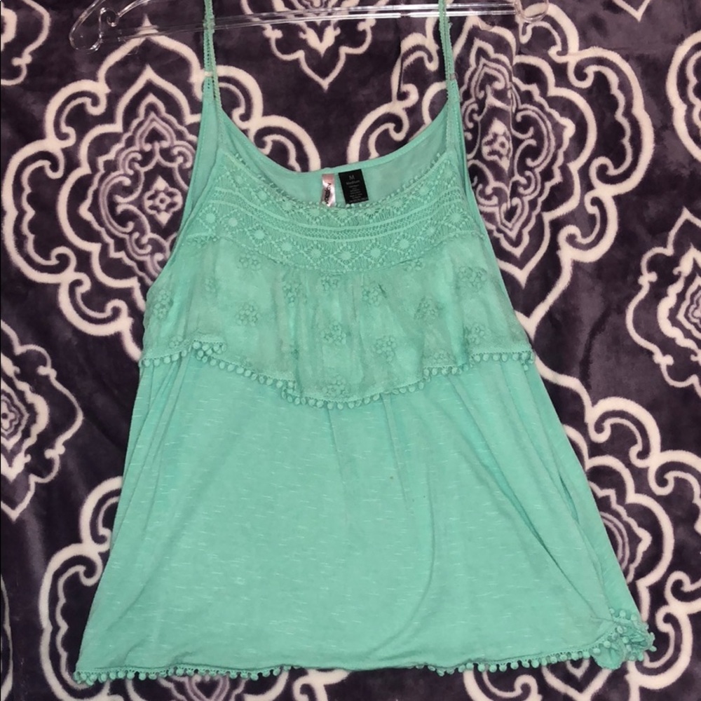 real tank w lace!! 🌞